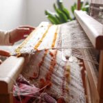 What is the knitting and weaving? Comparison between knitting and weaving